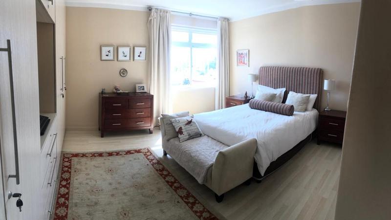 2 Bedroom Property for Sale in Sea Point Western Cape